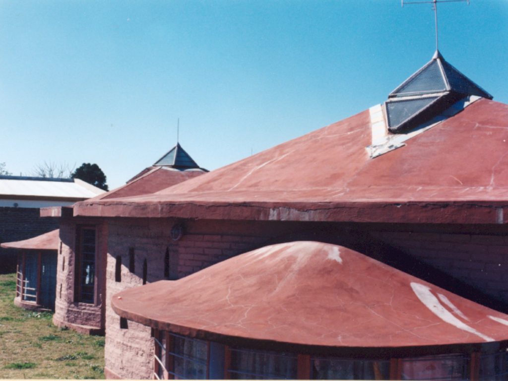 BOW WINDOW EXTERIOR